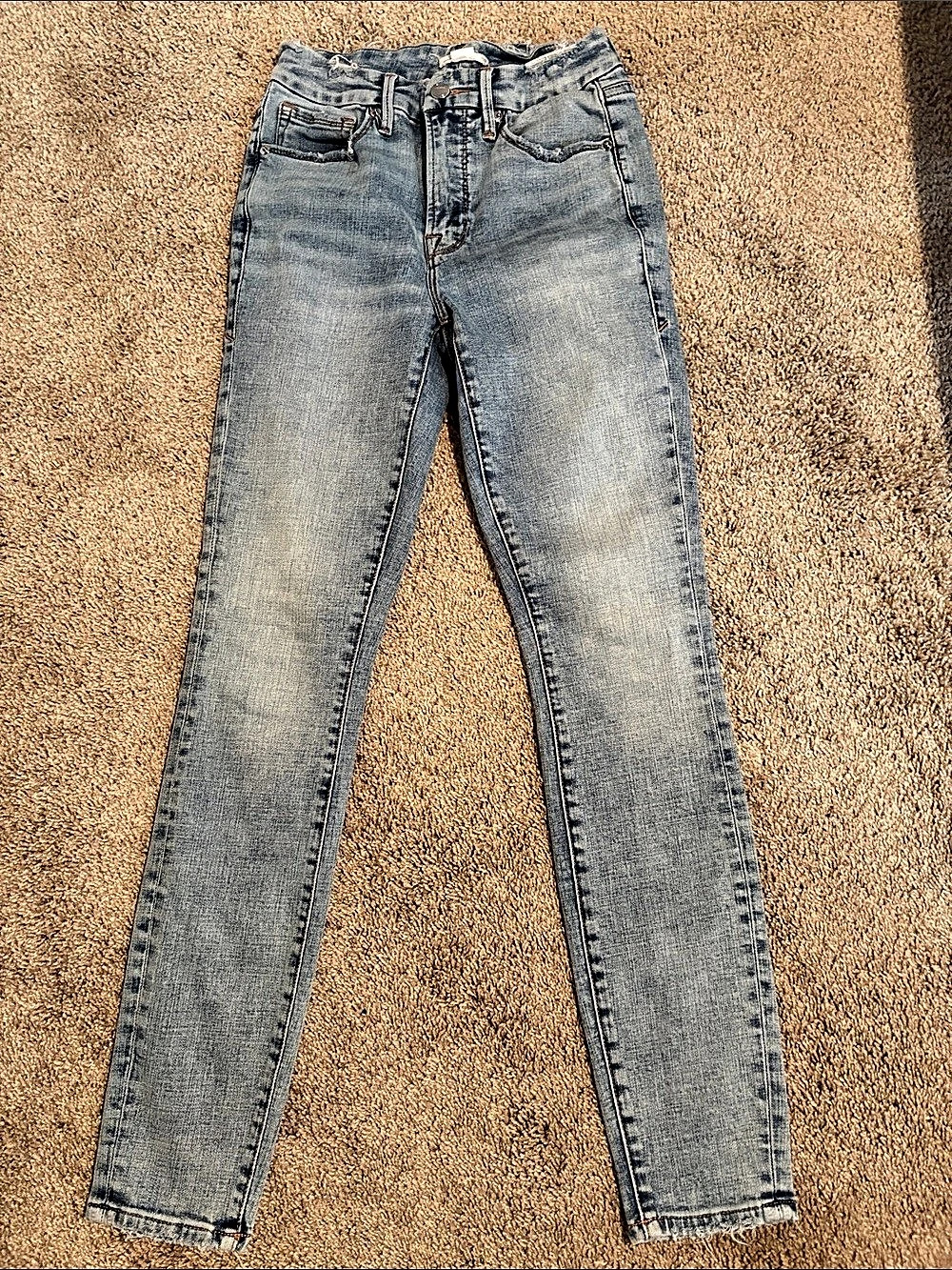 Good American Good Waist Raw Hem Skinny Jeans in Blue